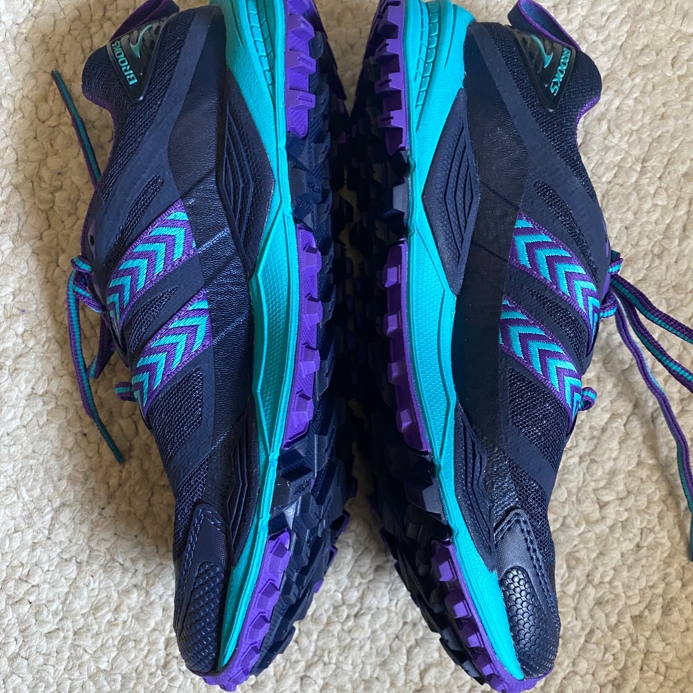 Brooks Women's Cascade Trail Running Shoes - Picture 3 of 10